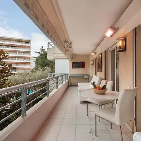 Cannes: Centre 2 Apartment *